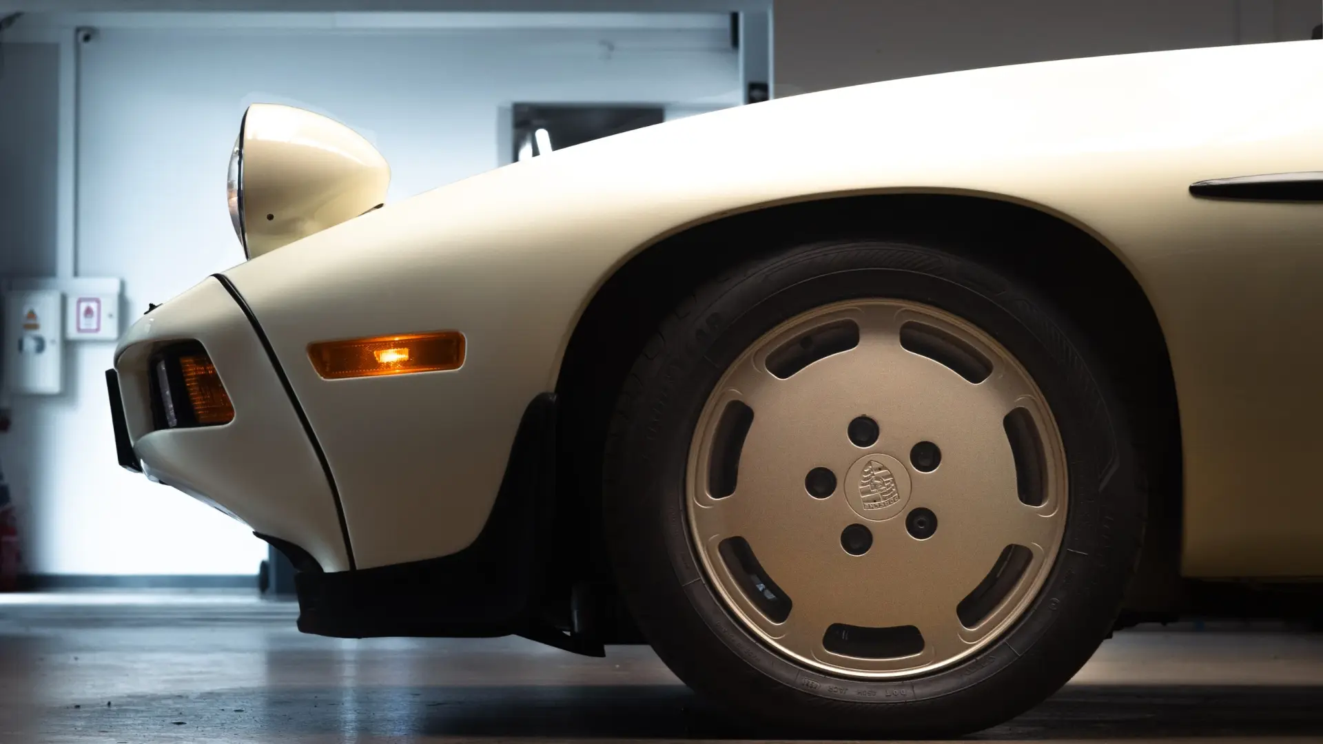 Caresthetics Studio - Profesjonalne studio detailingu w Warszawie