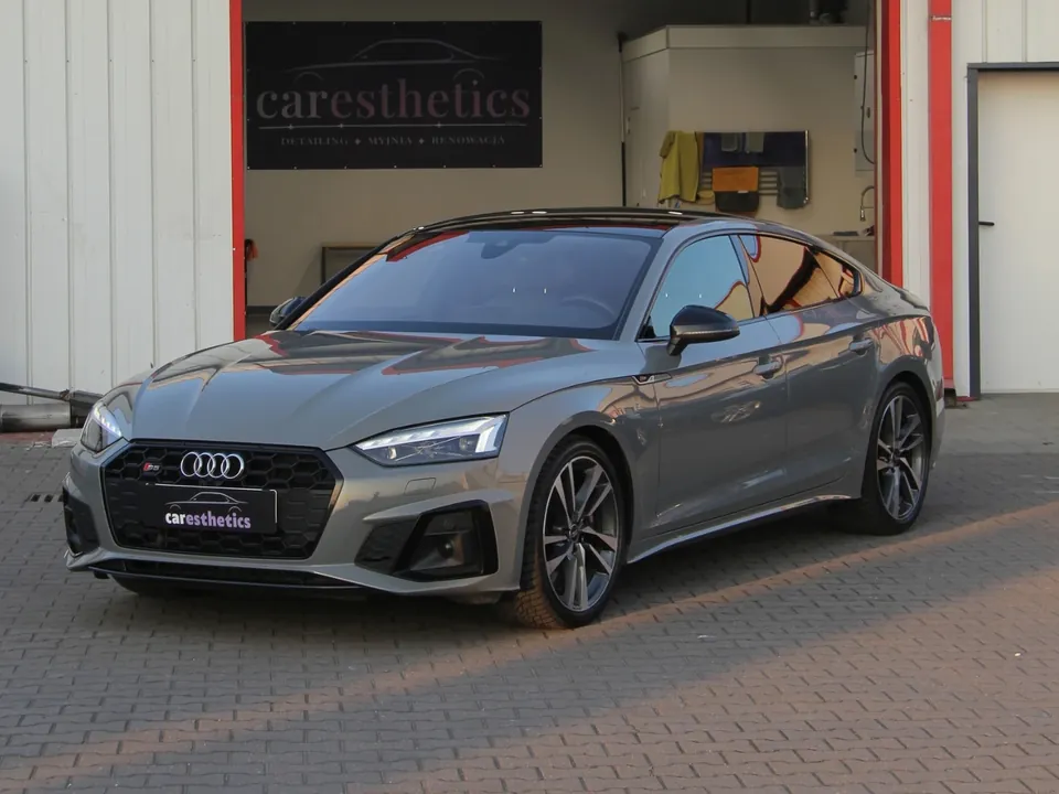 Audi S5 w kolorze nardo grey po korekcie lakieru i powłoce ceramicznej, przed studiem Caresthetics