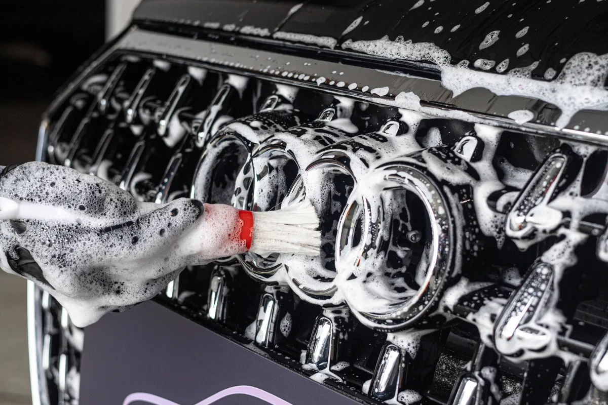 Kompleksowe Mycie Samochodu - Caresthetics Warszawa